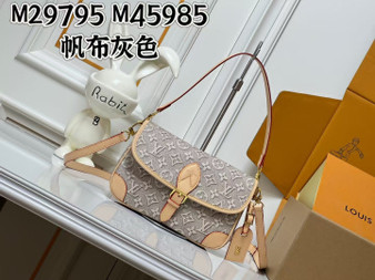 Designer handbag pre-order / 1:1 quality / Size 24*15*9cm / Turnaround time 2-4 weeks