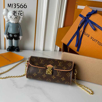 Designer handbag pre-order / Size 11*6*20cm / 1:1 quality / Turnaround time 2-4 weeks
