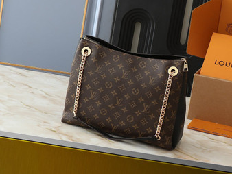 Designer handbag pre-order / 1:1 quality / Size 37*26*15cm / Turnaround time 2-4 weeks