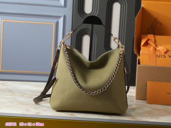 Designer handbag pre-order / 1:1 quality / Size: 30 * 26 cm / Turnaround time 2-4 weeks