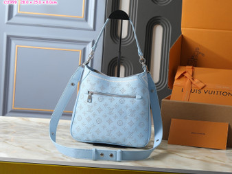 Designer handbag pre-order / 1:1 quality / Size: 28 * 25 cm / Turnaround time 2-4 weeks