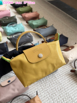 Designer handbag pre-order / 1:1 quality / size: 17*10 / Turnaround time 2-4 weeks / product#21342