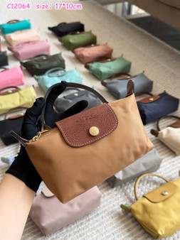 Designer handbag pre-order / 1:1 quality / size: 17*10 / Turnaround time 2-4 weeks / product#21802