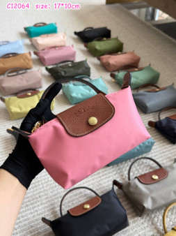 Designer handbag pre-order / 1:1 quality / size: 17*10 / Turnaround time 2-4 weeks / product#9209