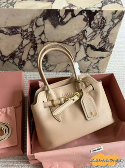 Designer handbag pre-order / Mirror quality / Size 31*21cm / Turnaround time 2-4 weeks
