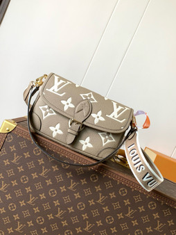 Designer handbag pre-order / Master quality / Size 23*16cm / Turnaround time 2-4 weeks