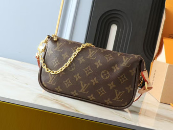 Designer handbag pre-order / 1:1 quality / Size 23*13cm / Turnaround time 2-4 weeks