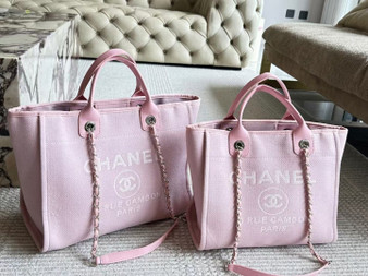 Designer handbag pre-order / 1:1 quality / Two sizes available / Turnaround time 2-4 weeks