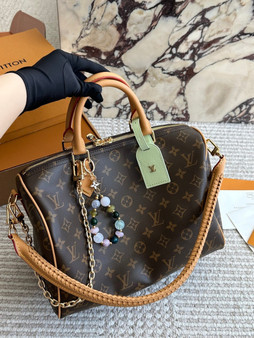 Designer handbag pre-order / 1:1 quality / Size: 30 cm / Turnaround time 2-4 weeks / code 532-3