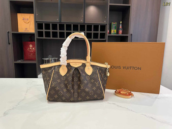 Designer handbag pre-order / 1:1 quality / turnaround time 2-4 weeks / size 33*26