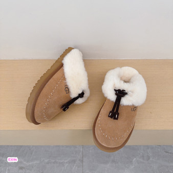 U.G.G clogs pre-order / o.n.e-o.n.e quality / Turnaround time 2-4 weeks