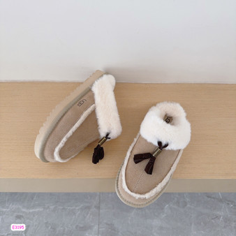 U.G.G clogs pre-order / o.n.e-o.n.e quality / Turnaround time 2-4 weeks