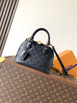 D.esigner H.andbag pre-order / M.a.s.t.e.r Q.uality / Size 23.5*17.5cm / Turnaround time 2-4 weeks