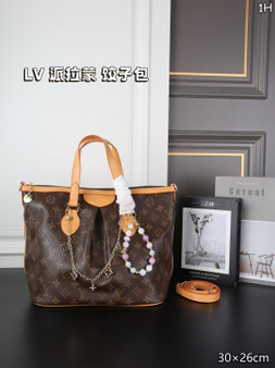D.esigner h.andbag pre-order / Size 30*26cm / o.n.e - o.n.e q.uality / Turnaround time 2-4 weeks