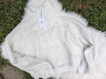 Women's XL 12 - Ready to ship half zip a.l.o pullover - final clearance