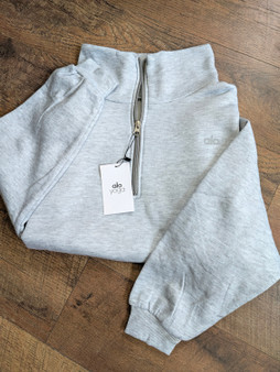 Women's xs/2 ready to ship quarter neck a.l.o sweatshirt - final clearance
