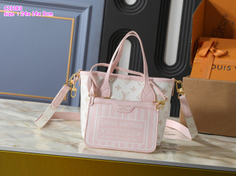 D.esigner H.andbag pre-order / o.n.e - o.n.e q.uality / Size 24 *14 cm / Turnaround time 2-4 weeks