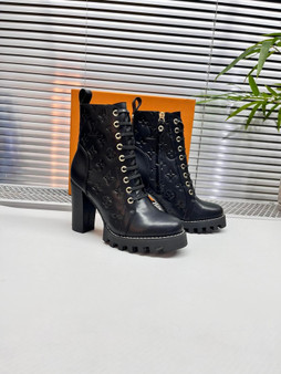 Designer boots pre-order  / miorror quality  / turnaround time 2-4 weeks /