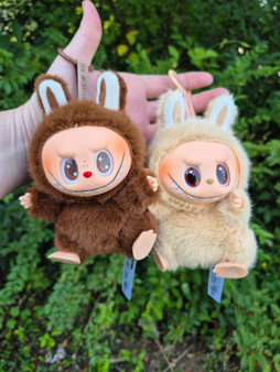 Blind bag mystery Lab*b* doll keychain pre-order/