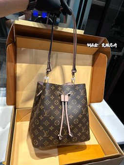 Designer handbag pre-order/ 1:1 quality / size: 26 * 25 cm / TAT 3-4 weeks / pc#2