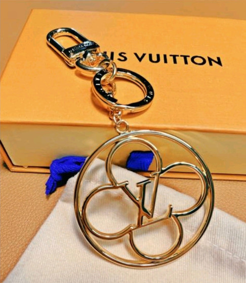 LV bag charm pre-order-1761413730