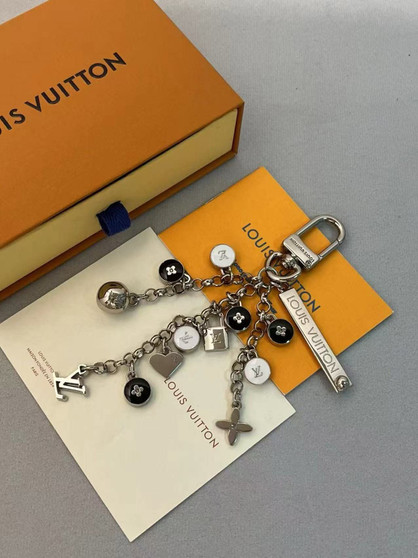 ADD ON ITEM / Designer keychain 1:1 quality  without box pre-order-1761415169