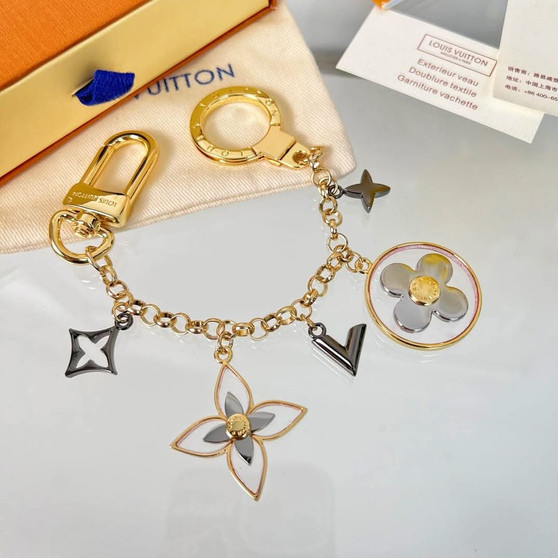 ADD ON ITEM / Designer keychain 1:1 quality  without box pre-order-1761415180