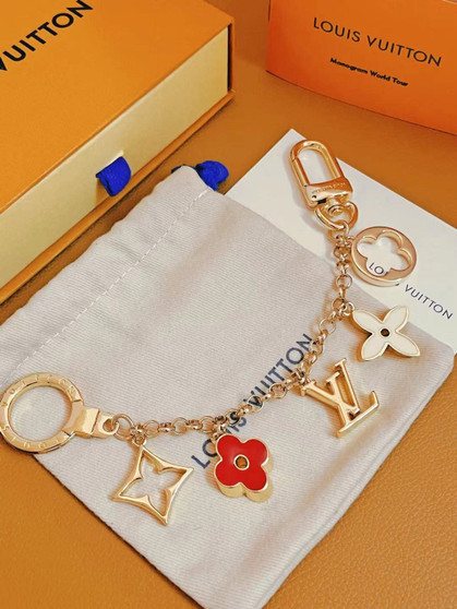 ADD ON ITEM / Designer keychain 1:1 quality  without box pre-order-1761415185