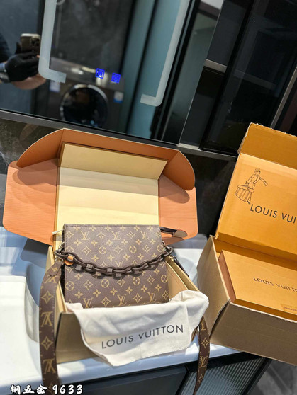 Designer handbag pre-order  / 1:1 quality / size 24cm / turnaround 2-4 weeks / pc#2