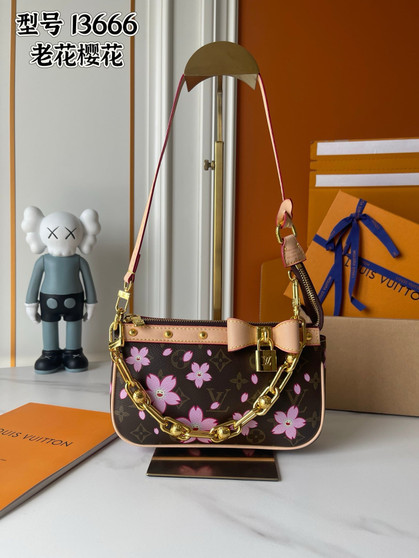 Designer handbag pre-order  / 1:1 quality / size 22*13*4cm / turnaround time 2-4 weeks