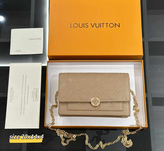 Designer handbag pre-order  / 1:1 quality  / Size: 20*14*4 cm / turnaround time 2-4 weeks / pc2