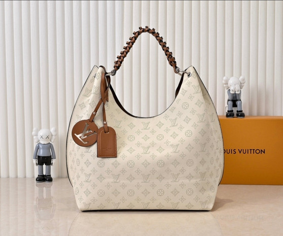 Designer handbag pre-order  / 1:1 quality  / Size: 35.0 x 40.0 x 17.0 cm / turnaround time 2-4 weeks / pc#1