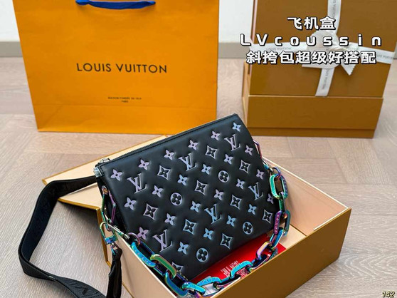 Designer handbag pre-order  / mirror quality / size: 27*20cm / turnaround time 2-4 weeks / pc#2