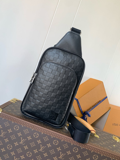 Master quality men's LV crossbody bag pre-order / turnaround time 2-4 weeks / pc2