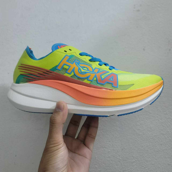 Designer sneakers pre-order  / 1:1 quality  / turnaround time 2-4 weeks / pc#2-1761418048