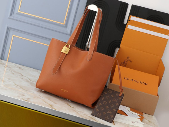 LV designer handbag pre-order / 1:1 quality / turnaround time 2-4 weeks / size 47*30*14cm / pc2