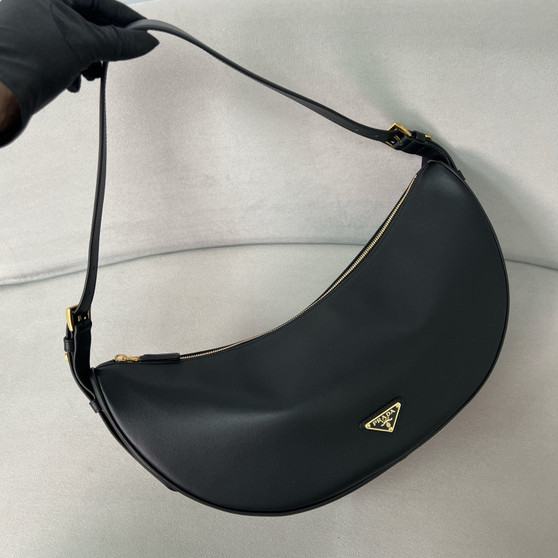 P*ada Master Quality Handbag Pre-Order / 42x19.5x8.5cm / turnaround time 2-4 weeks