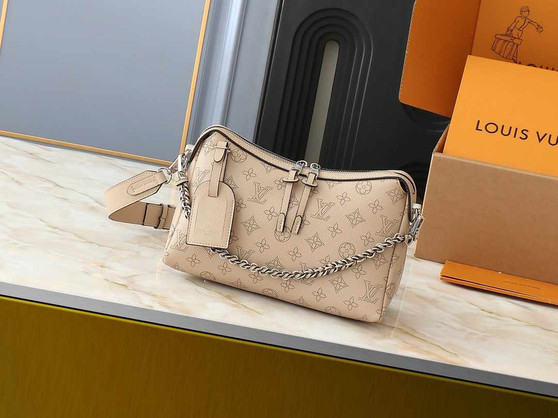 Designer handbag pre-order / 1:1 quality / turnaround time 2-4 weeks / size 29*18*13cm