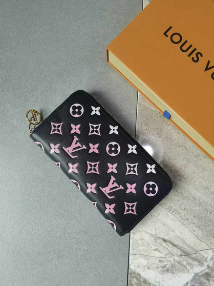 Designer wallet pre-order / 1:1 quality / turnaround time 2-4 weeks / size 19*10*2cm