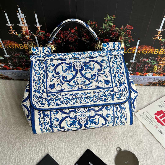 Designer handbag pre-order / Master Quality / turnaround time 2-4 weeks / size 25*20*12cm