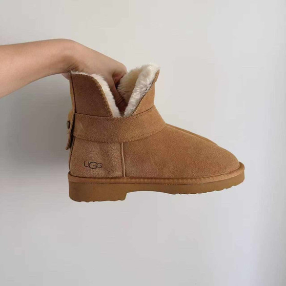 Adult size U.G.G shoes pre-order   / turnaround time 3-4 weeks