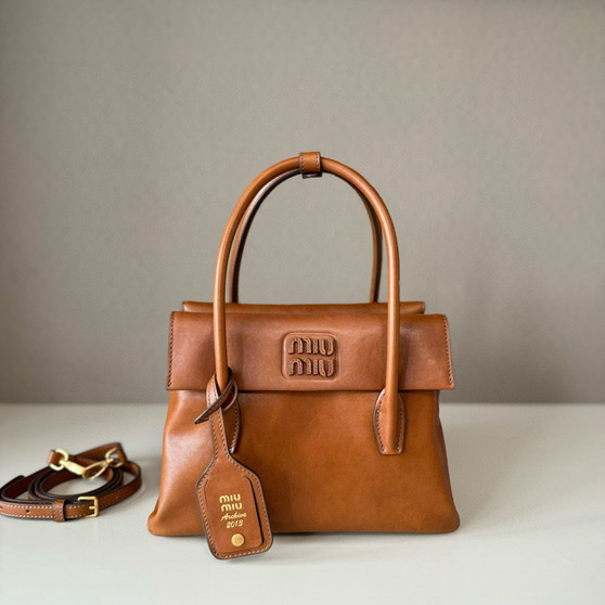 Designer handbag pre-order / mirror quality / size 25*18*10cm / turnaround time 2-4 weeks