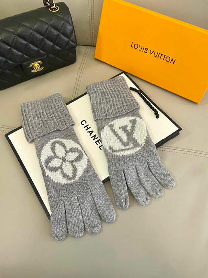 Designer gloves with box / 1:1 quality / turnaround time 2-4 weeks
