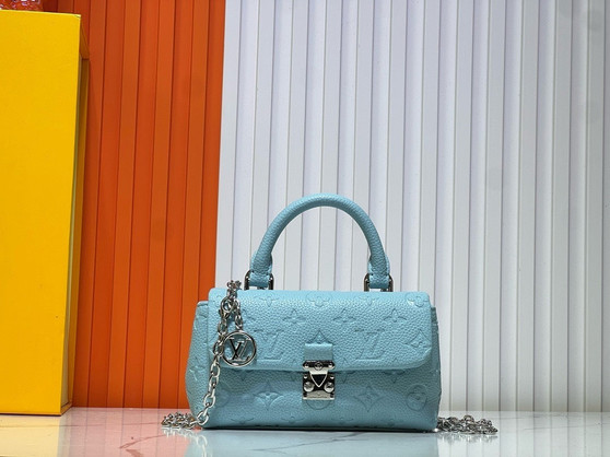 Designer handbag pre-order / 1:1 quality / turnaround time 2-4 weeks / size 19*11*6cm