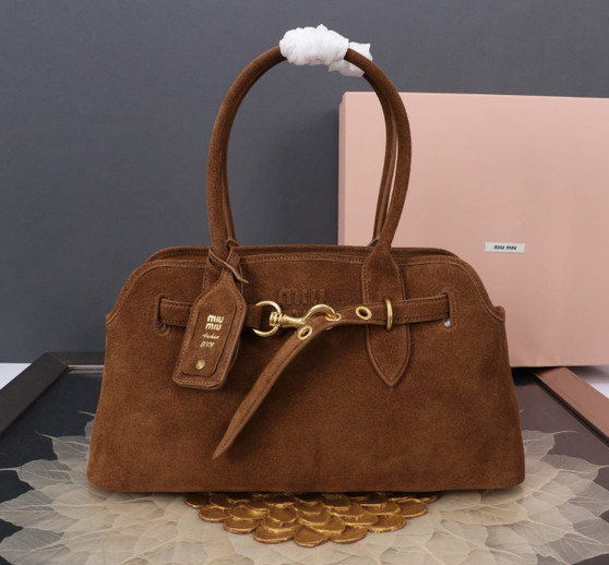 Designer handbag pre-order / master quality / turnaround time 3-4 weeks / size 44*22*14.5cm