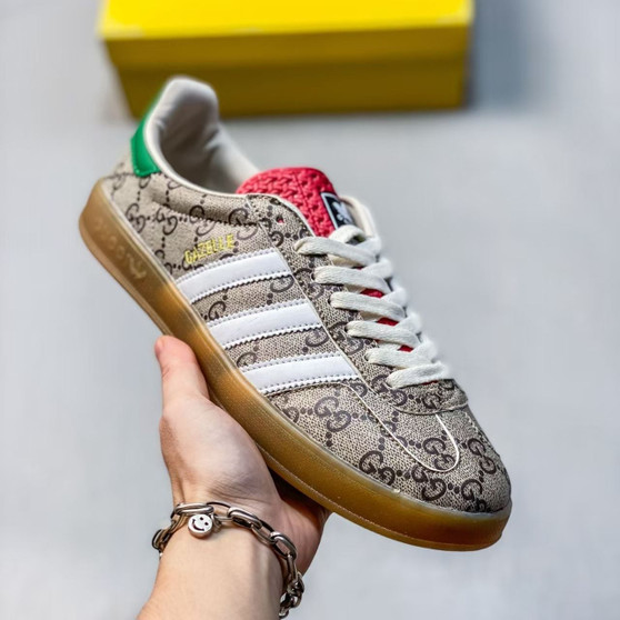 Adida* sneakers pre-order  / 1:1 quality / turnaround time 2-4 weeks / pc-1761421031