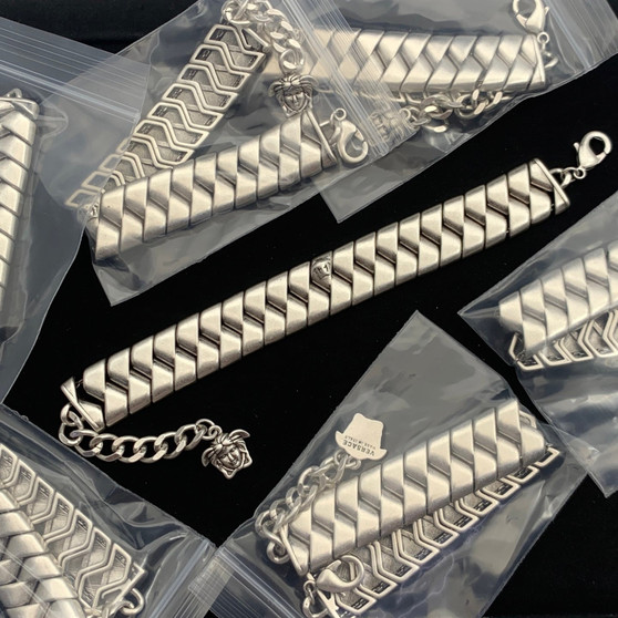 Designer jewelry pre-order / 1:1 quality / turnaround time 2-4 weeks-1761421050