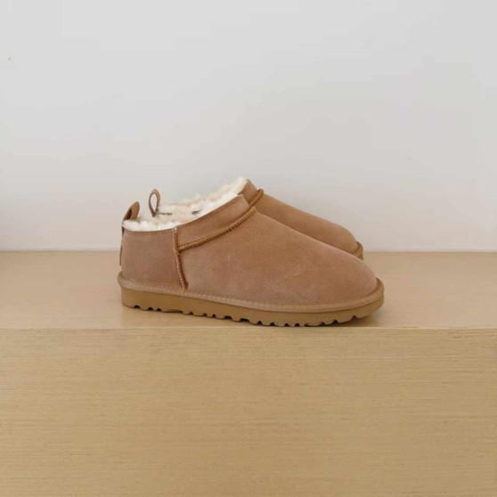 Adult size U.G.G shoes pre-order   / turnaround time 3-4 weeks / pc2-1761421055