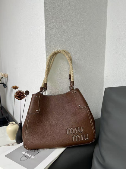 Designer handbag pre-order / mirror quality / turnaround time 2-4 weeks / size 30*25*12cm