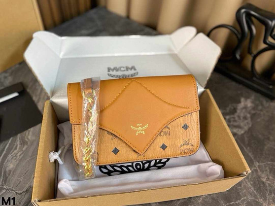 Designer handbag pre-order / 1:1 quality / turnaround time 2-4 weeks / size 20*13cm